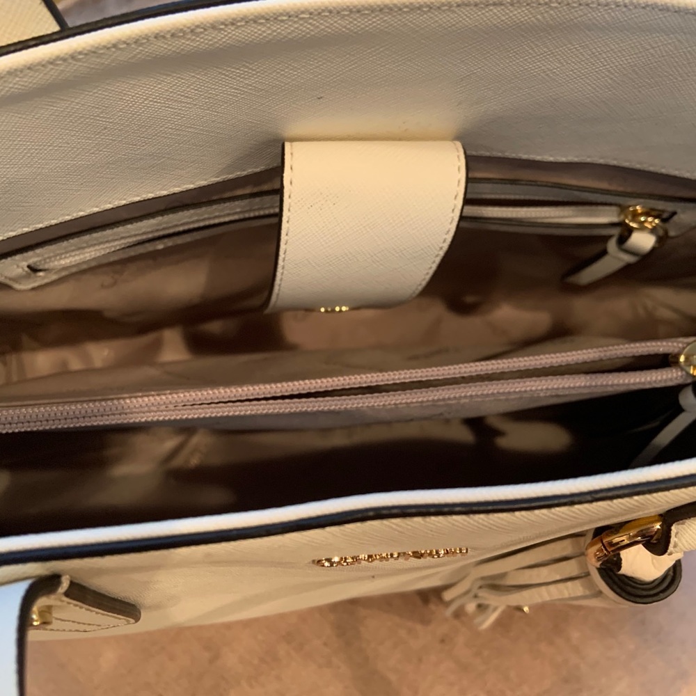 Calvin Klein White Purse - Picture 2 of 11